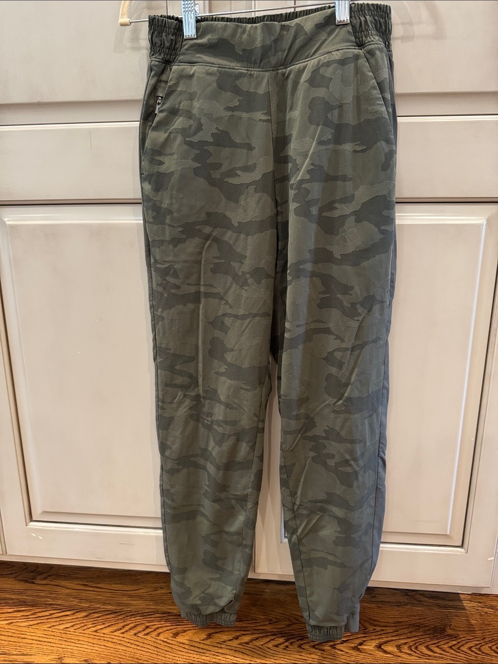 Athleta Lined Brooklyn Olive Green Camo Jogger Pants